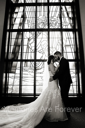 R6TC8831bw
